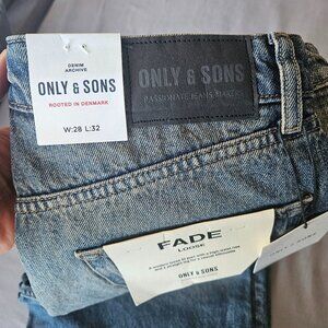 NWT Baggy Vintage Tint Jeans
